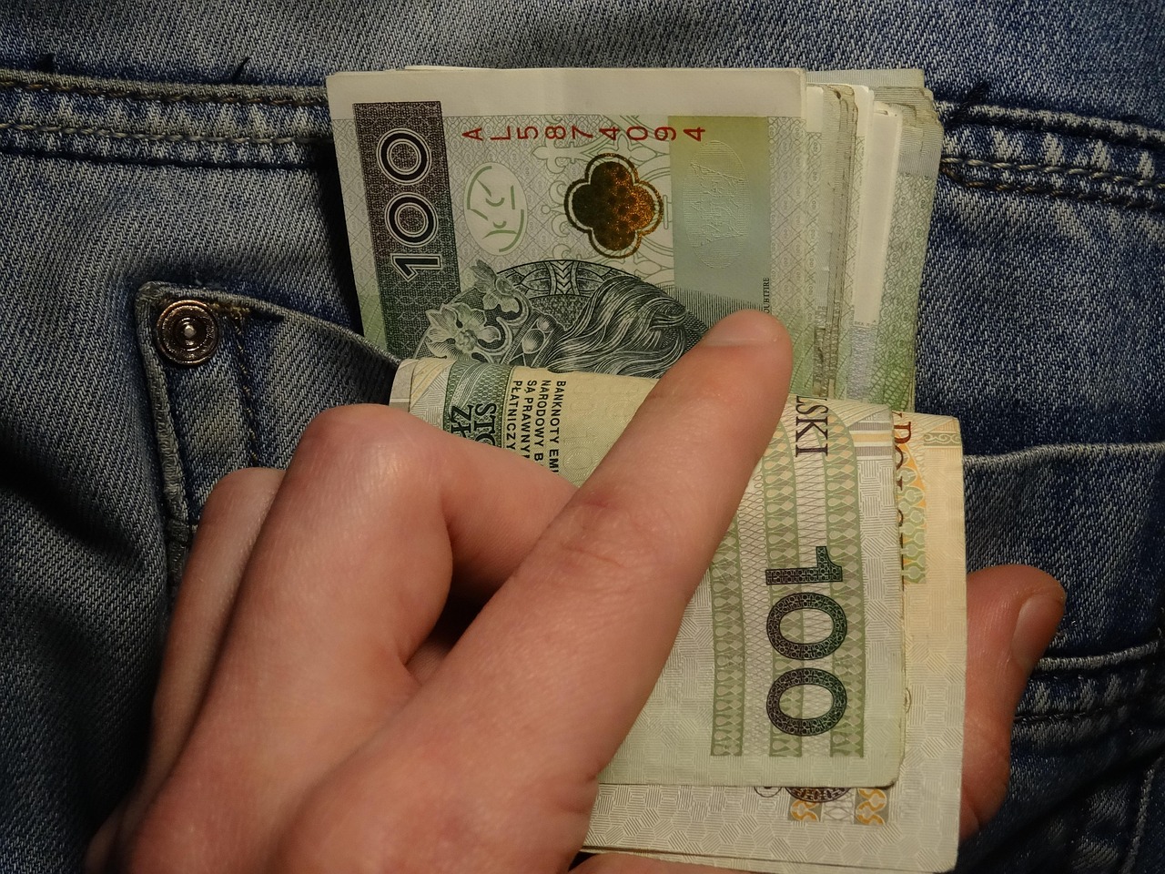 独占配信の動画保存方法はどのようにするべきか？